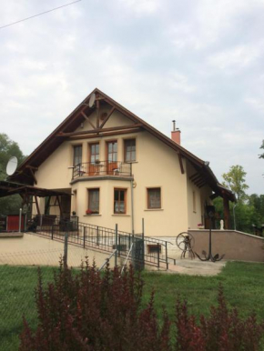 Cosy rooms on the lake near Budapest and the Airport